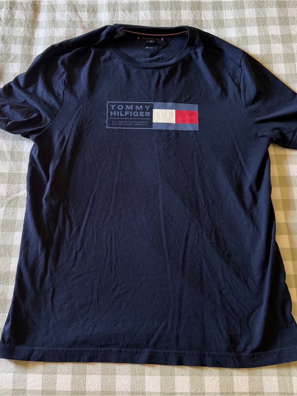 Tommy Hilfiger Men’s Short Sleeve T-Shirt With Printed Flag Graphic - Medium